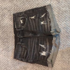 Blank NYC The Fulton black denim shorts - size 27